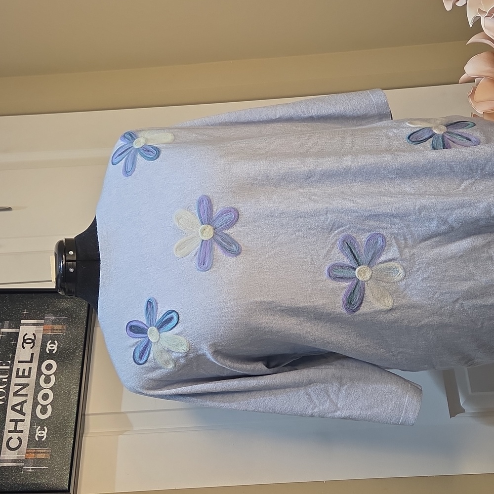 Nwt 1x Elegant Women's Sweater with Floral Accents Light Blue 34 Sleeve - Picture 11 of 14